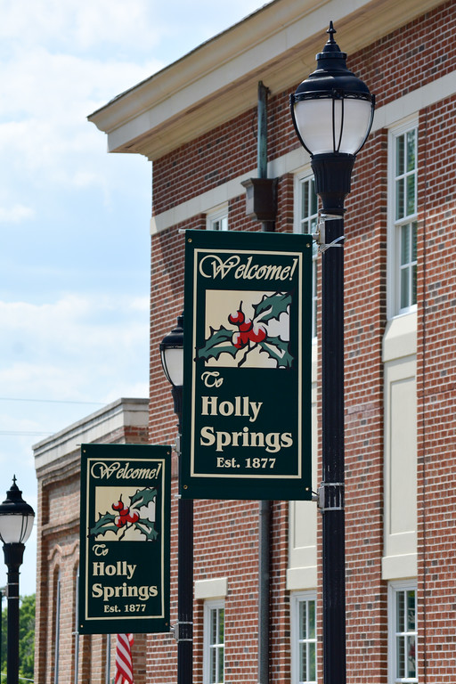 Holly Springs Street Banners